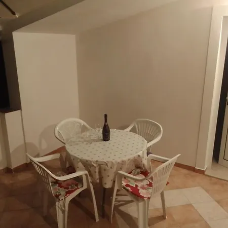 Apartment Cosy 100 M From The Dobropoljana