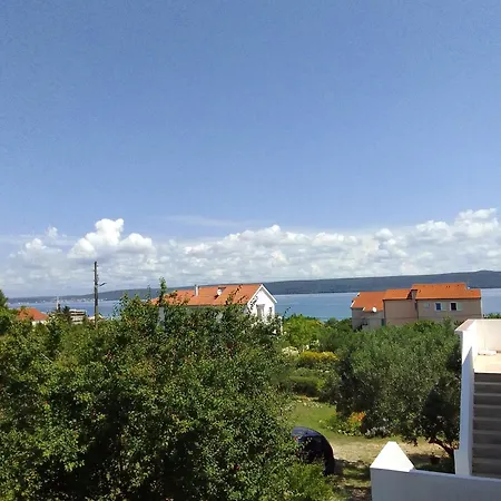 Apartment Cosy 100 M From The