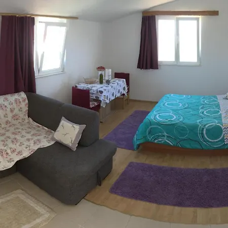 Cosy 100 M From The Dobropoljana