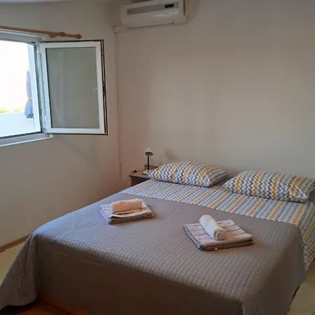 Cosy 100 M From The Apartment