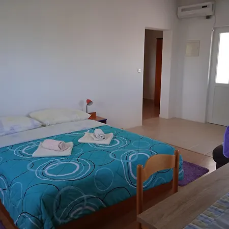 Cosy 100 M From The Apartment