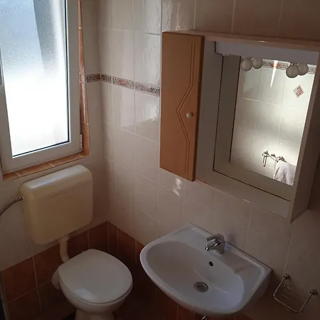 Apartment Cosy 100 M From The Dobropoljana