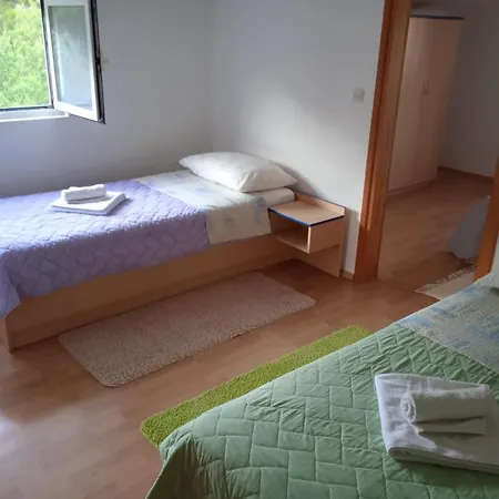 Apartment Cosy 100 M From The