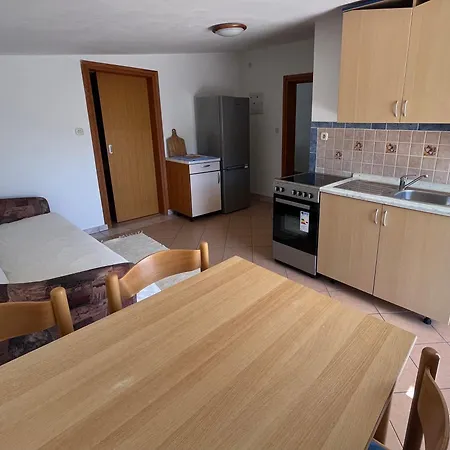 Cosy 100 M From The Apartman Dobropoljana
